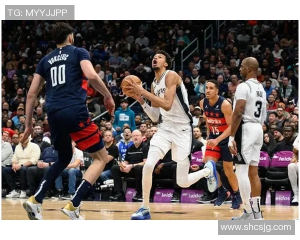 比尔赛季报销引爆众怒！太阳队快船队接连受害，“比尔诈骗犯”话题刷屏，球员健康管理成焦点